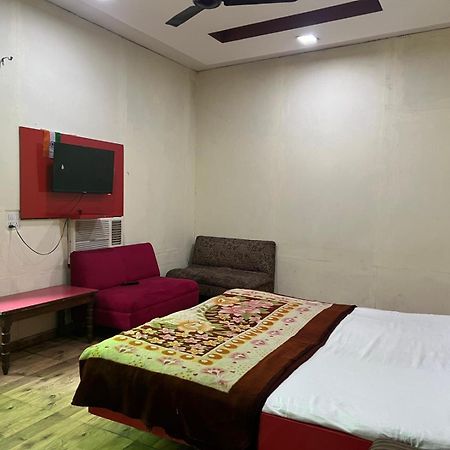 אמריצר Hotel Skylark מראה חיצוני תמונה