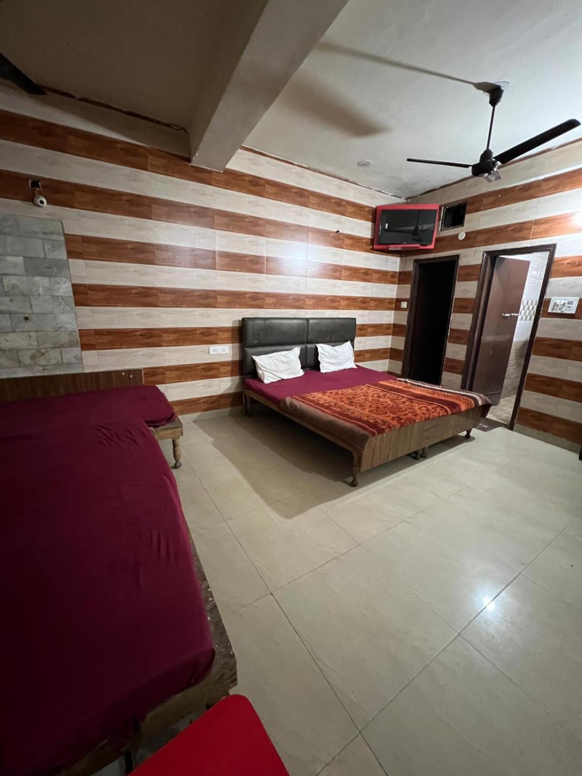 אמריצר Hotel Skylark מראה חיצוני תמונה